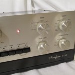 Accuphase C-200 stereo preamplifier