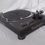 Technics SL-1200mk3D analog disc player