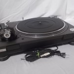 Technics SL-1200mk3D analog disc player